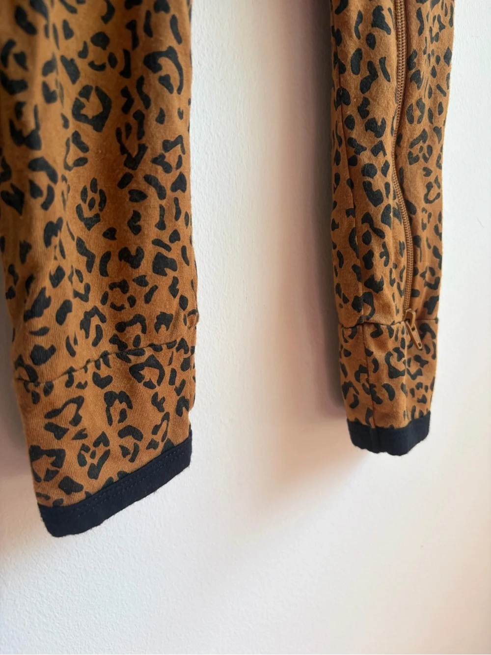 Kyte Baby Bamboo Zippy Leopard Print 12-18M EUC Animal Print Safari Earthy Chic